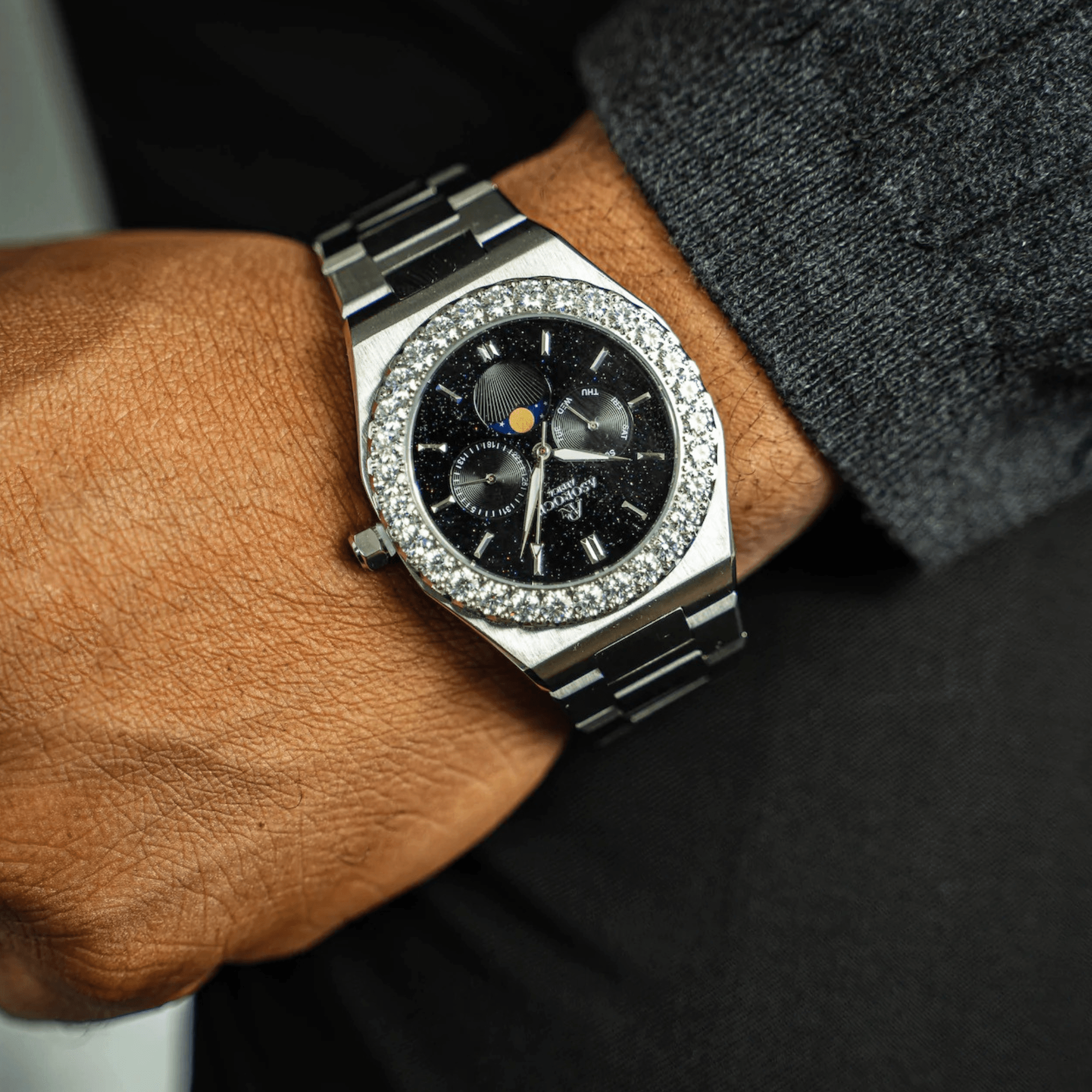 The Ultimate Guide to Buying a Diamond Watch for Men: A Comprehensive Overview